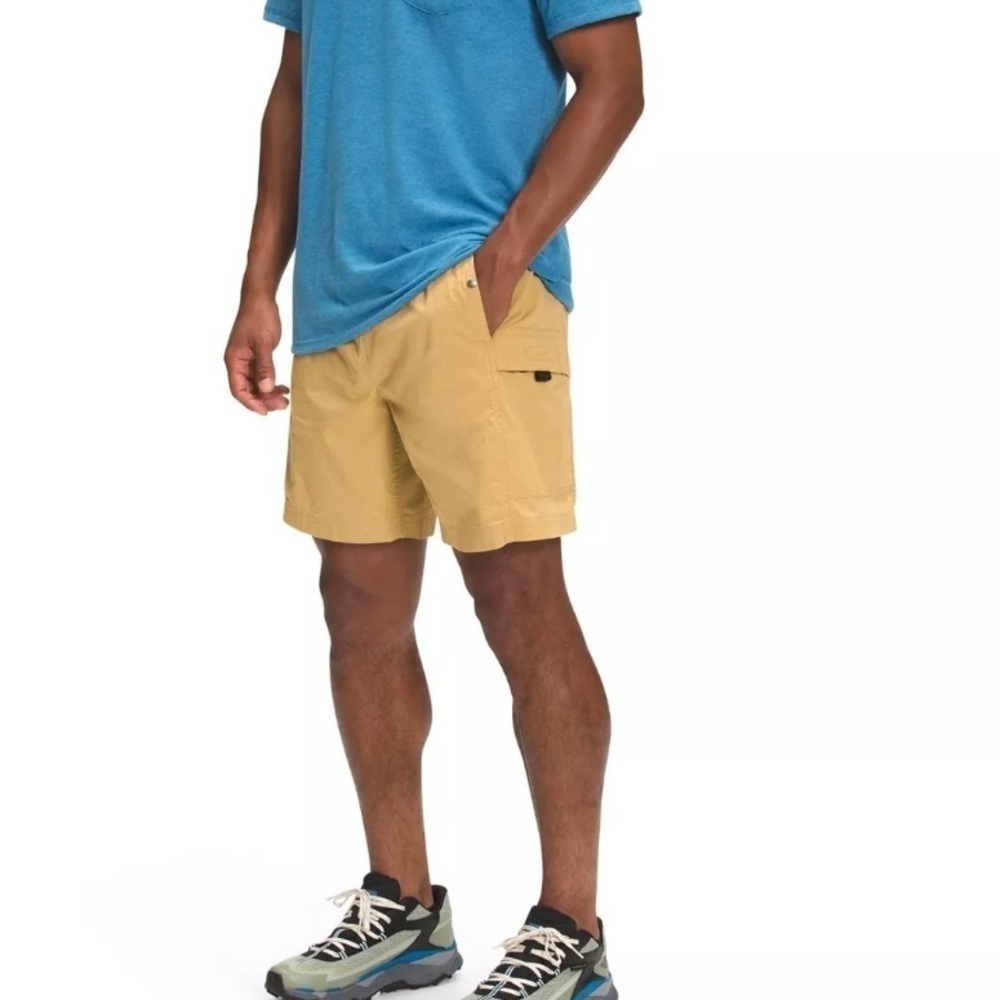 The North Face Men's Ripstop Easy Cargo Shorts MSRP $65.00 XL Mustard Yellow